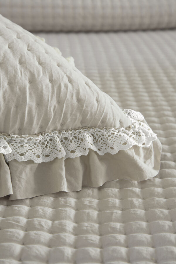 134147813038938673-Bouti Everly rosa detalle 1 Colcha Everly